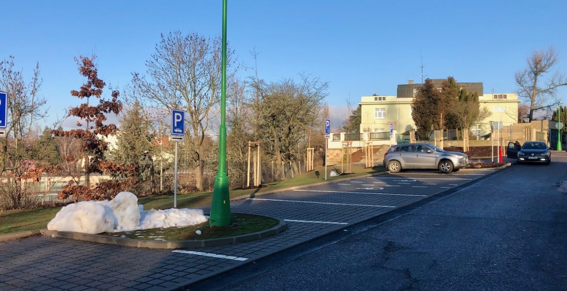 Parkoviště v ulici Lužická v Jaroměři